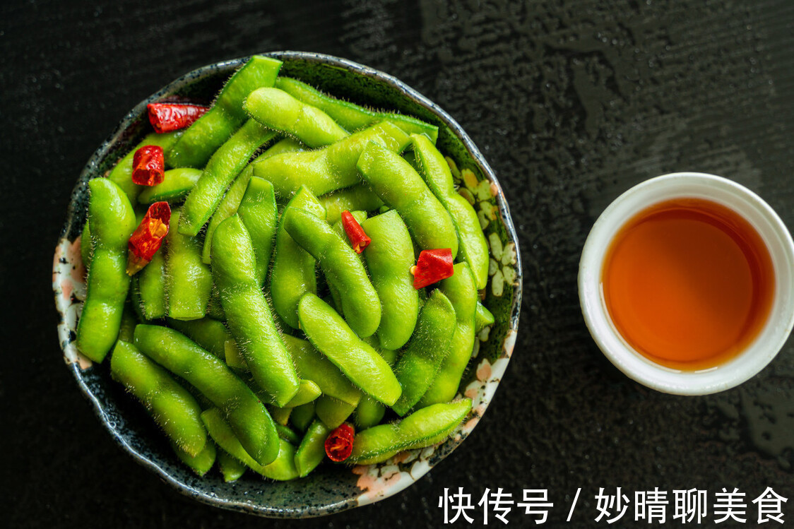 技巧|做水煮毛豆，掌握4个重要技巧，毛豆翠绿不发黄，个个都入味