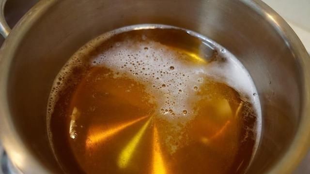 家家|养花土板结“戳不动”,“2种水”家家都有,七天浇1次,疏松肥沃