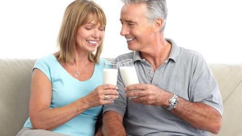 牛奶的种类那么多,我们要怎样选择?