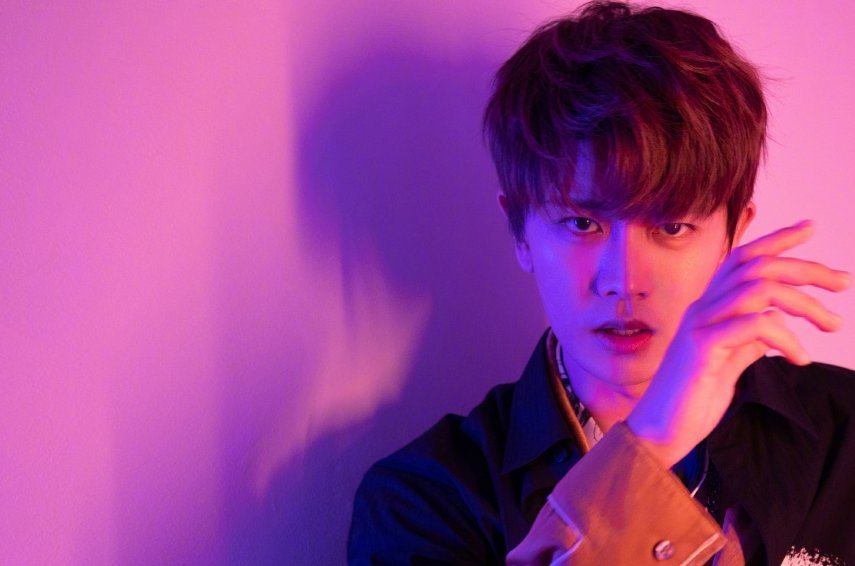 任嘉伦上《亲爱的请放松》,打乒乓球翻车,对上张大大耿直过头了