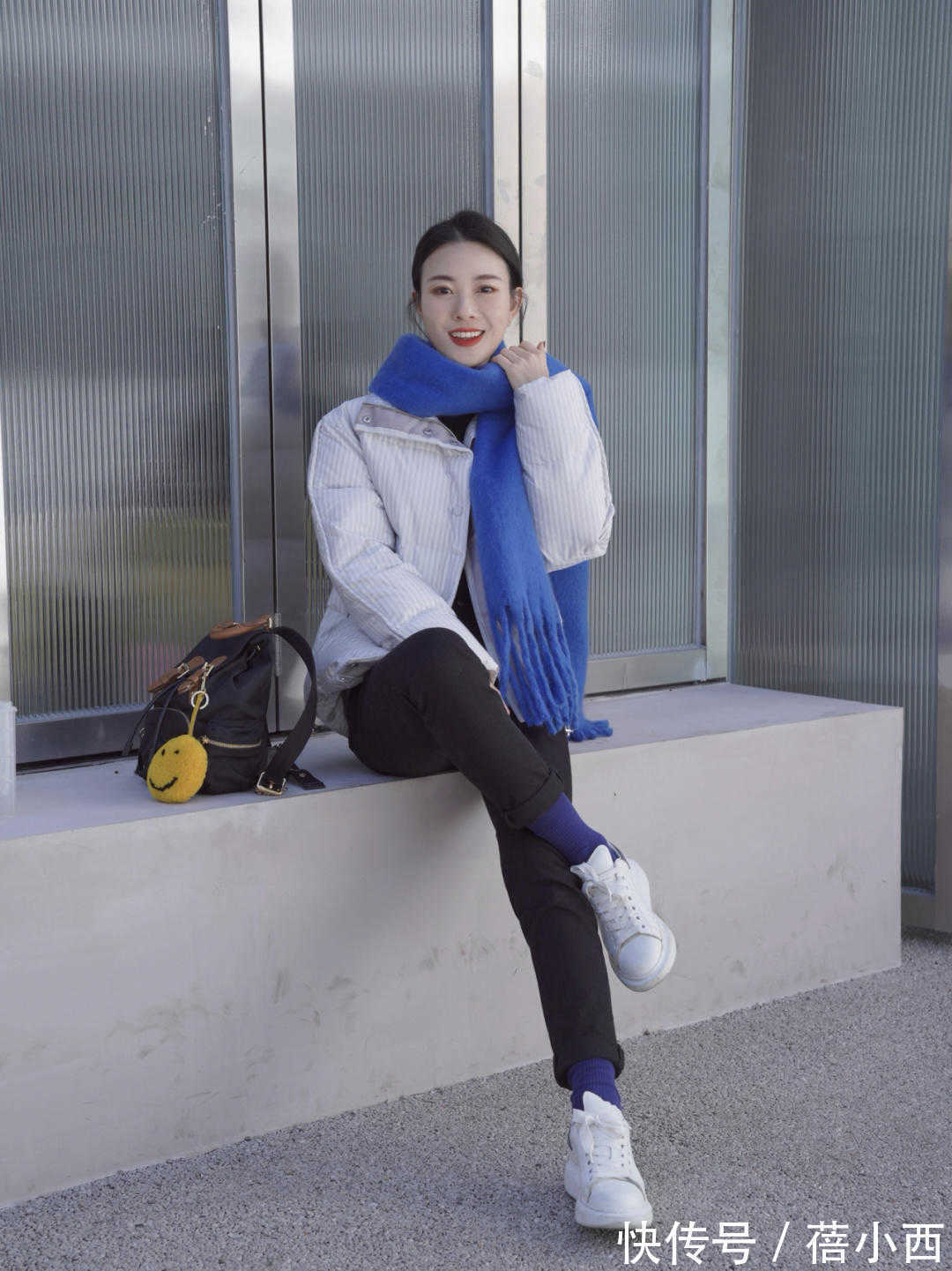 小白鞋|想穿羽绒服的女生看过来,分享4组极简风穿搭look,让你告别臃肿