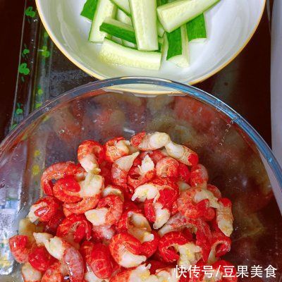 龙虾尾|好吃到嗦指—蒜蓉虾尾你这么做，不怕你不上瘾