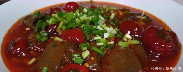 泡椒鸭血的做法,有了泡椒的助阵,让美食变得更加酸辣带劲