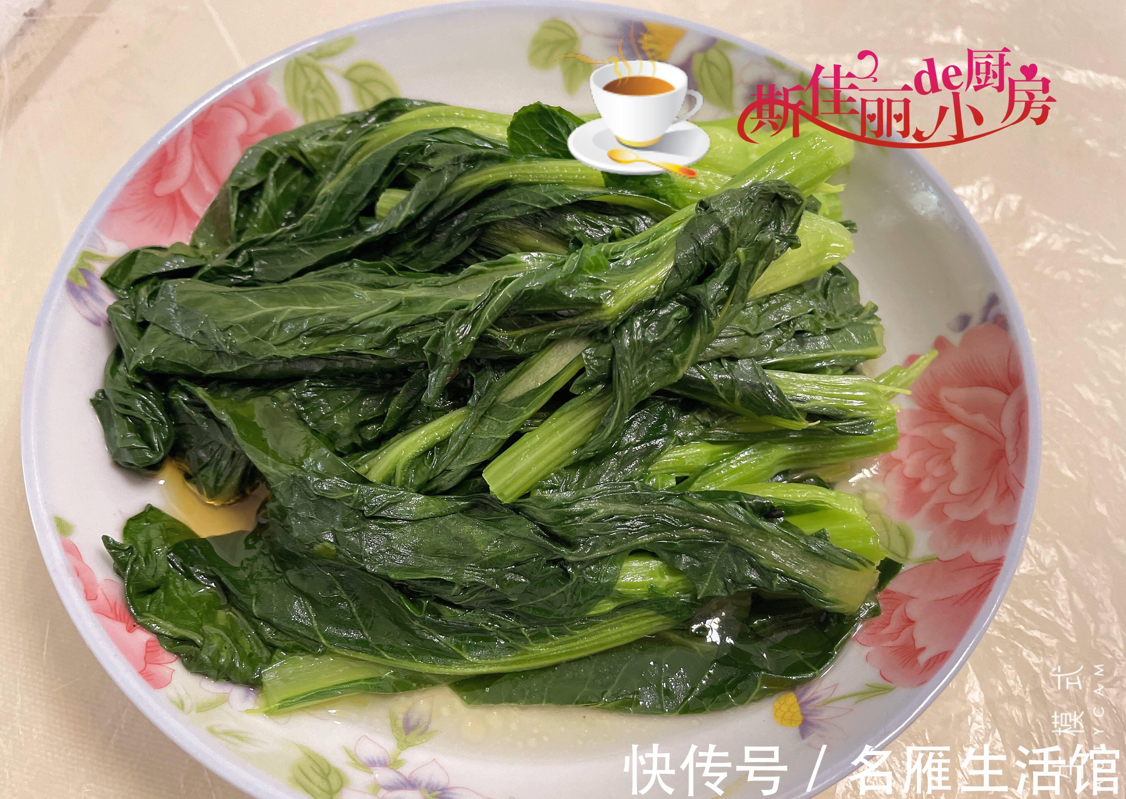 回娘家吃饭,老妈做了8道妈妈菜晒圈火了,网友:亲妈果然不一样