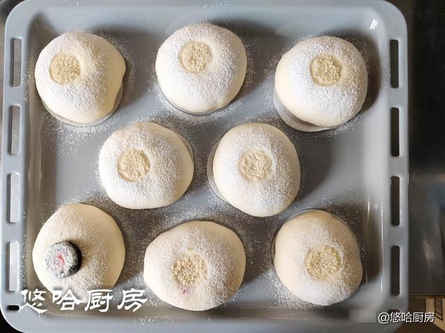 柔软香甜的紫薯奶酪面包，换个造型让人眼前一亮，做早餐真棒