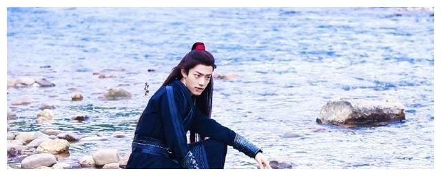 肖战将登新舞台?与官方暖心互动自曝新行程,掀起饭圈新一轮讨论