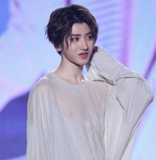 王一博|爱豆守护榜排名大洗牌！TNT跌至第六，榜首数据超王一博3亿