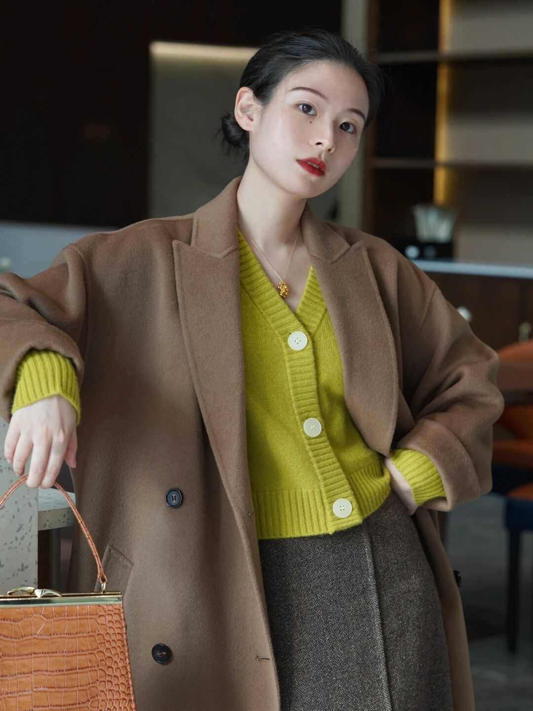 搭配 想要把基础驼色穿出高级感,一定要用它这几种配色,效果超级赞