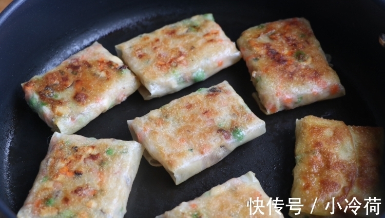 香菇|剩米饭还在炒着吃?试试新吃法,又香又脆,连着吃了3顿都吃不够
