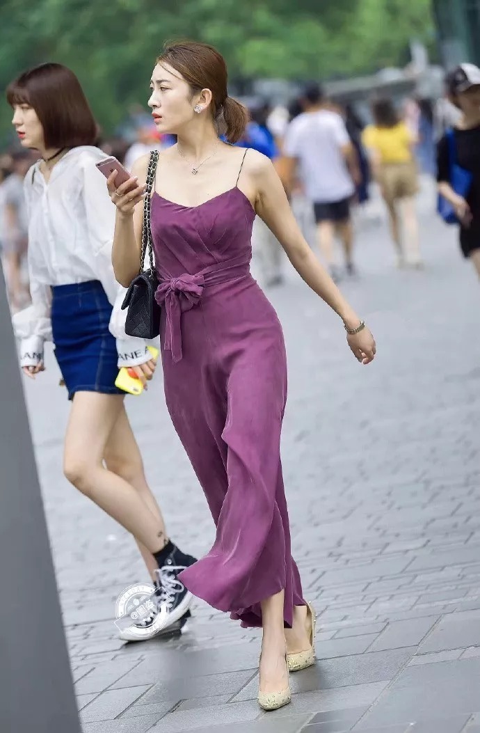 红色高跟鞋|美女搭配高跟鞋,秀出优雅魅力的姿态