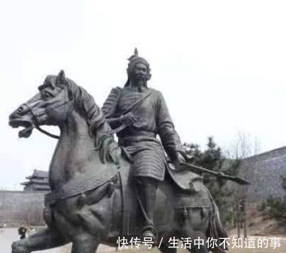 免死铁券|篡位皇帝要杀第一功臣后裔,后裔写几个字,皇帝想杀但不敢杀