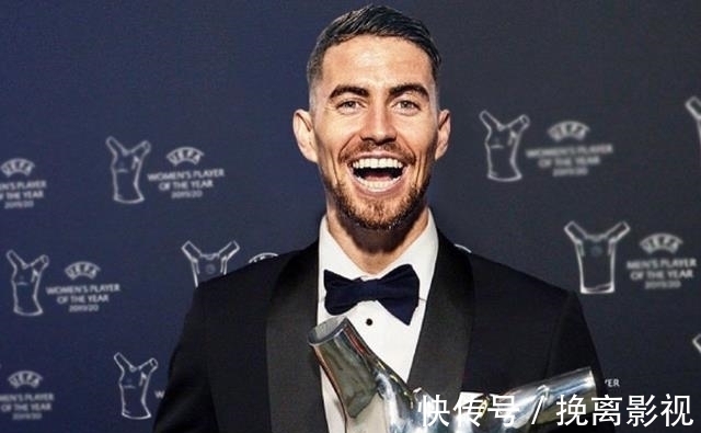 |金球给他就是笑话!身为中场核心,没进攻、没防守,只会传安全球