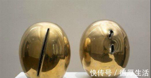 卢齐欧·封塔纳#又一个奇人他在画布上用刀戳了1000多个洞,结果卖了21亿