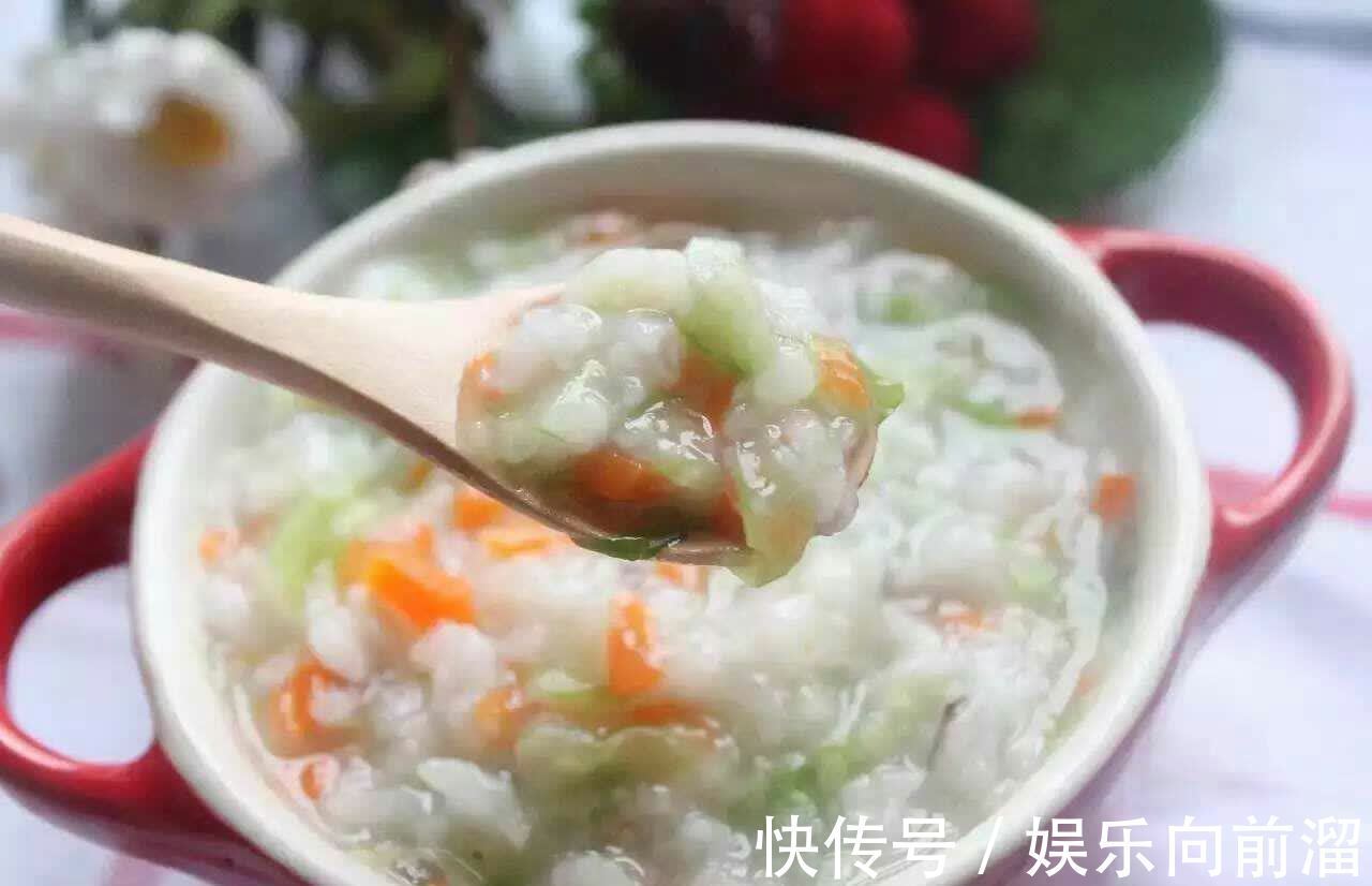 营养均衡|宝宝到了这个月龄,奶量要慢慢减少,辅食不能太软烂了,你知道吗