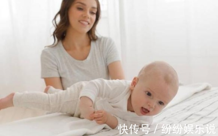 大动作|翻身是大动作发育的''里程碑''孩子不会翻身的原因,父母要明白了
