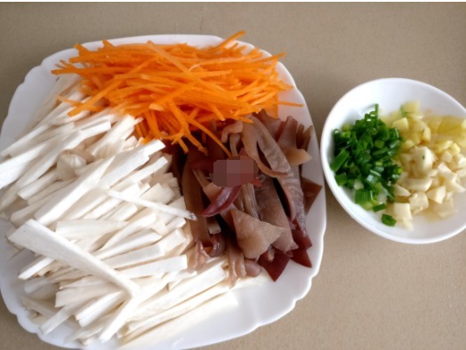 这菜比鱼香肉丝还要好吃10倍,每次家里做,家人总抱怨饭不够吃!