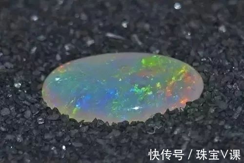 水晶 宝石界的升值黑马，新晋贵妇