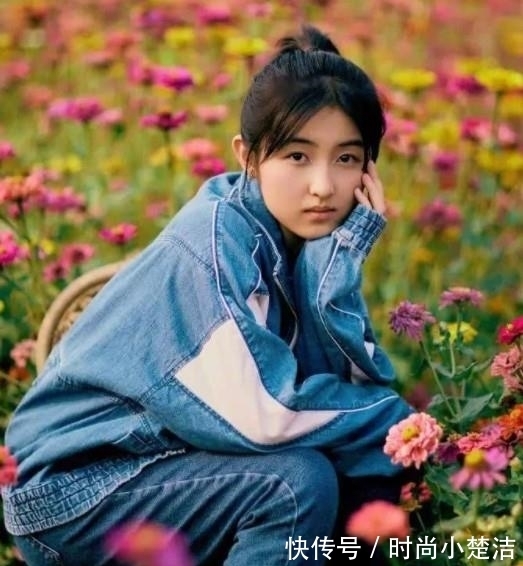 妹妹|張子楓童年“修鞋”視頻被扒，跪在地上邊哭邊修，觀眾：給點面子