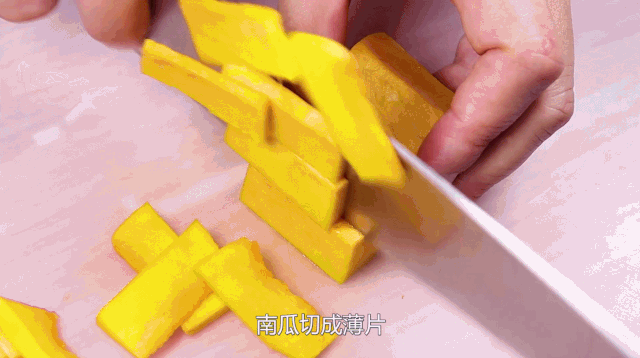 馒头|馒头最好吃的做法,补钙又补铁,比薯条还好吃,一锅不够宝宝吃