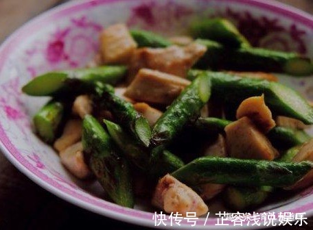 芦笋炒鸡丁|清爽不油腻养眼养胃,补充蛋白质和维生素,孩子常吃身体好