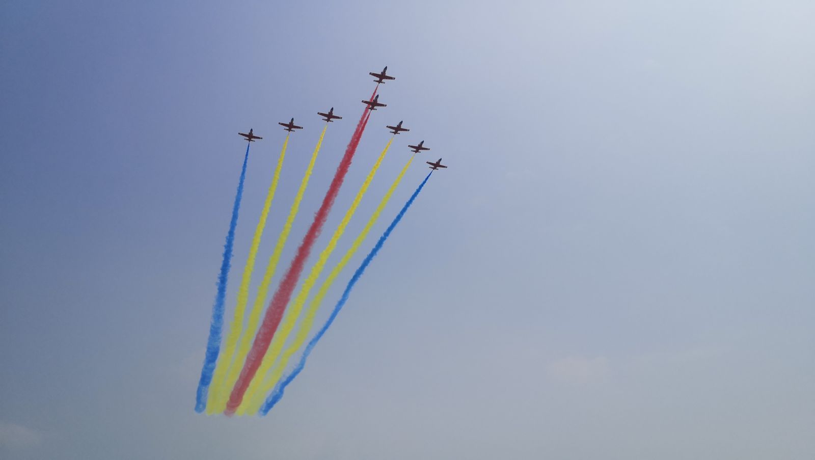 主航道！海报新闻现场直击珠海航展：“终于拍到了，没有遗憾了！”