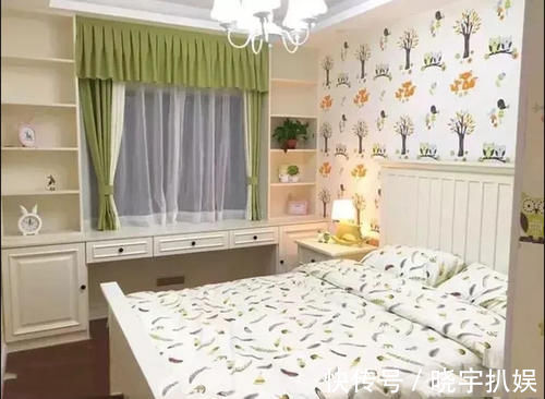 床头|卧室别再靠床头装书桌了，换个位置省空间又美观，早知我也这么装