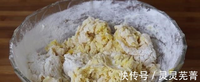 红薯这样做才叫好吃,不用炸不用煮,简单一揉,出锅后全家抢着吃!