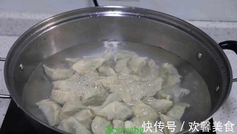 饺子皮|猪肉水饺加茴香，太香了！尤其适合三伏天，开胃解馋，健脾理气！