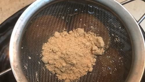 红糖糍粑这样做，软糯Q弹，煎一煎就能搞定，大人小孩都抢着吃