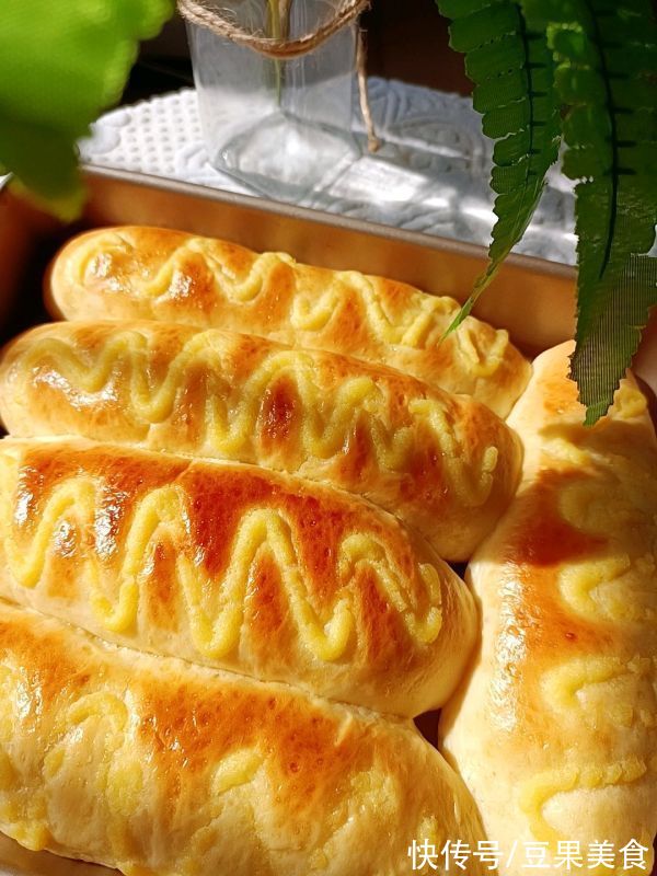学会这道美味的毛毛虫面包，厨房小白也不愁