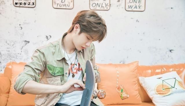 肖战 王一博是一个什么样的人钟汉良评价跟肖战一样