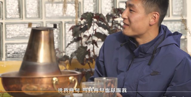 西班牙|武磊示爱娇妻,直言老婆在身边骂几句也舒服,两人球场一见钟情!