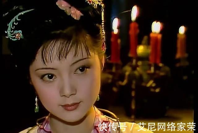 黛玉@金钏死后,薛宝钗主动给她衣服作寿衣,曹雪芹到底在暗示什么?