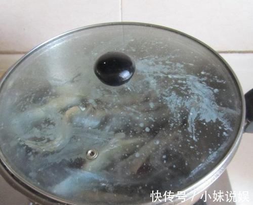 做法|吃泥鳅到底要不要去内脏?很多人不懂,大厨:这才是正确的做法