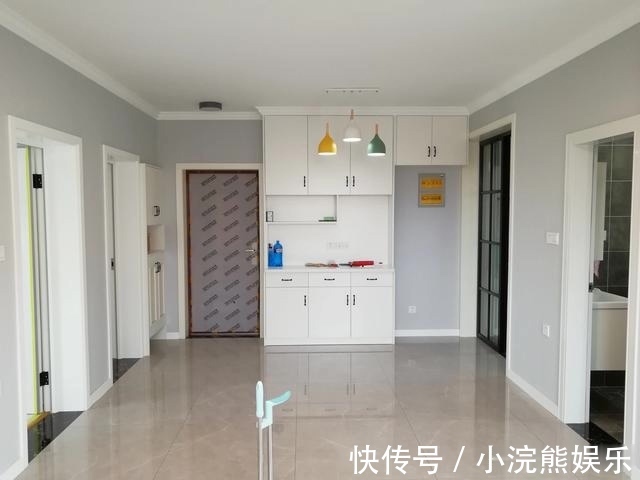 吊顶|别再傻乎乎做吊顶啦,他家只是贴石膏线条,效果还不错,分享一下