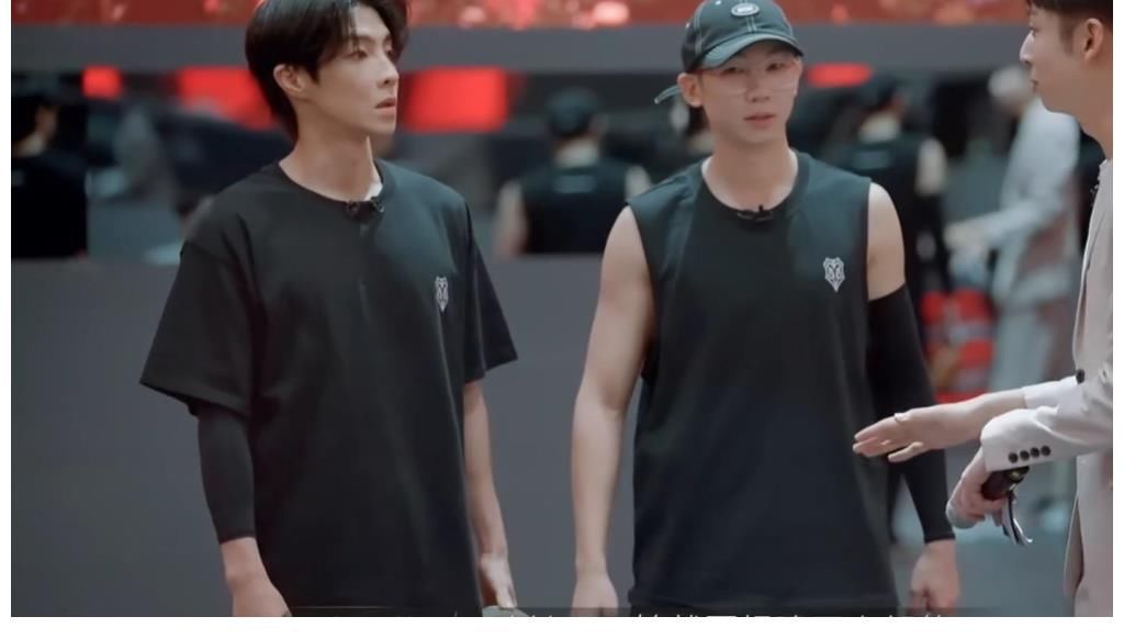 比赛|重看《哥哥》第一期,我发现三个细节,左右了整季比赛的走向