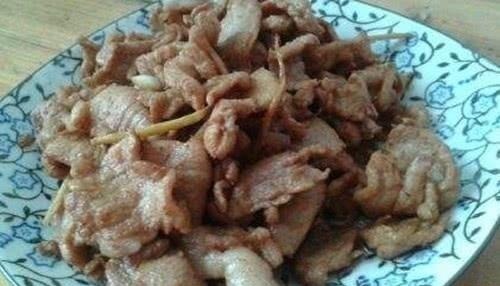 炒猪肉时，盐先放还是酱油先放，很多人不知道所以肉不好吃！