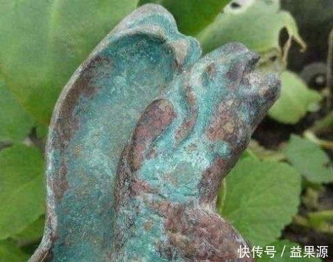 翻新|男子回老家翻新老宅子挖出一件宝贝,到黑市上四处打听却无人敢买