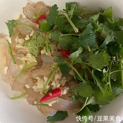 美食|凉拌海蜇丝舌尖上的养生美食