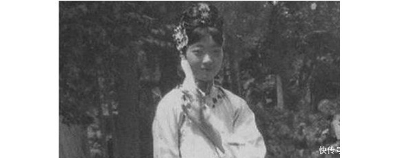 反而|清末老太监回忆:皇后怀了别人孩子,皇帝不敢吭声,反而赏银百两