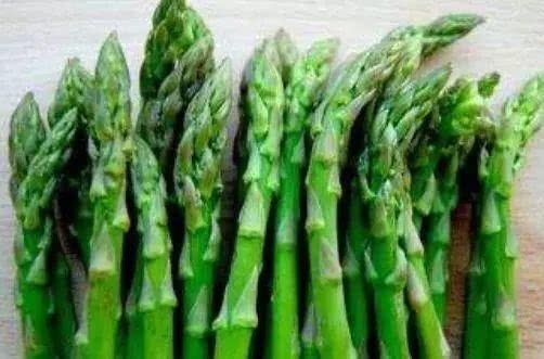 茼蒿|养护肝脏，多食二绿，常饮三水，按揉四穴