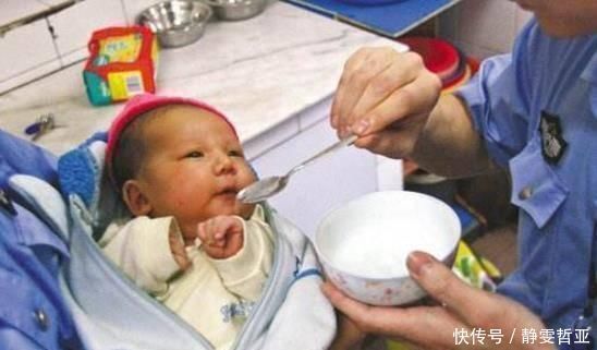 剖腹产|新生儿第一口,应该是先喝水,还是吃母乳?这一点对宝宝很关键!