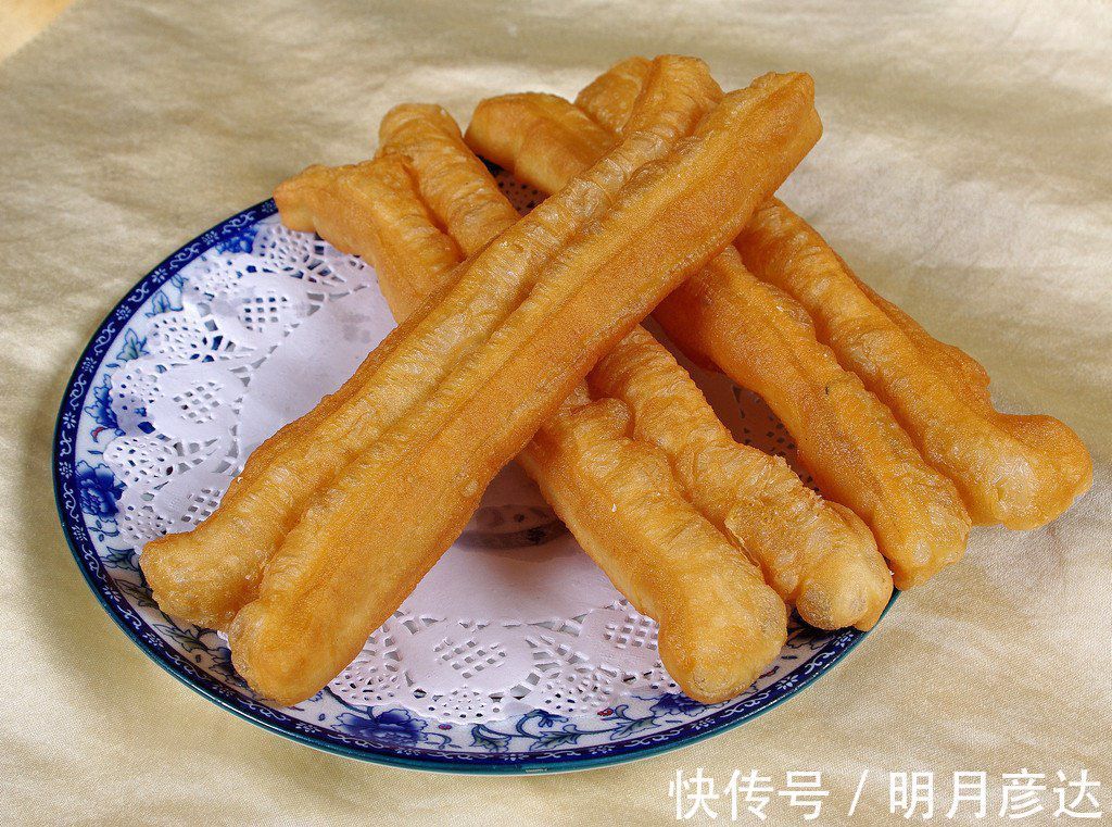 香肠|人过了45岁后，更需要“管住嘴”，4种食物劝你少碰