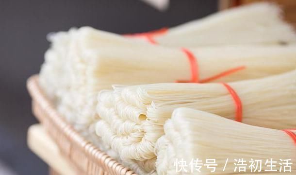 芹菜汁|4种食物看似减肥,实则“增重”,若管住嘴,体重也许悄悄下降