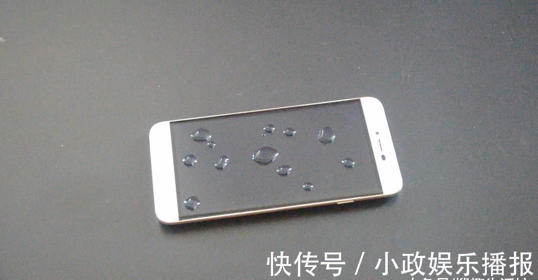 食品袋里的干燥剂别扔了, 它的这3个妙用, 解决了很多家庭的烦恼