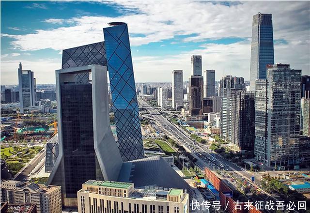 灰尘|1907年北京八达岭长城老照片:荒芜一人,灰尘布满整个城楼