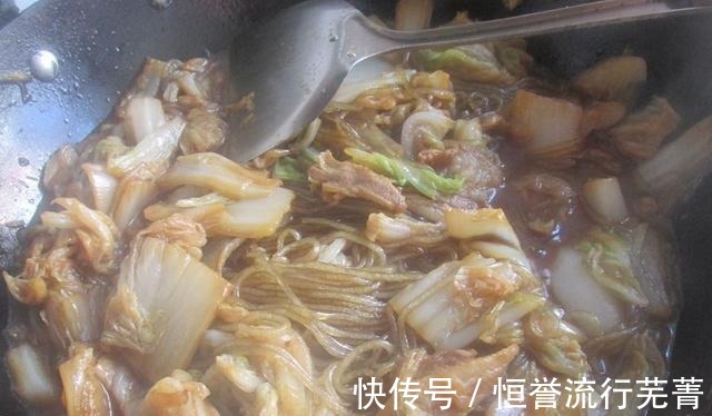 到了冬天，我家就爱这一口，清热去燥又实惠，一人一碗舒服又过瘾！