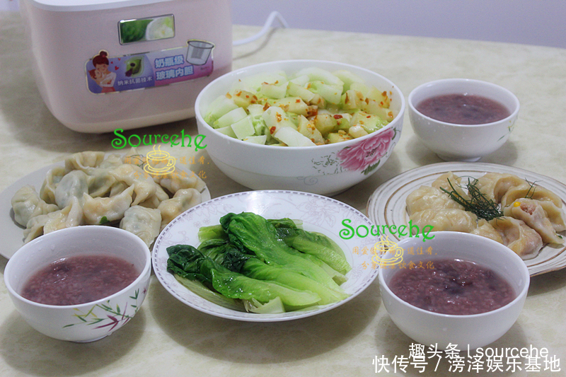 水煮生菜|周末两闺蜜来蹭饭,三人一起下厨,十几分做好,实惠又美味