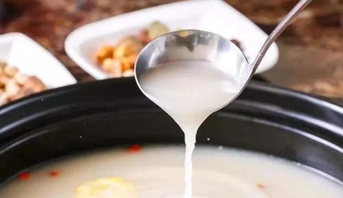 1个猪肚和1只鸡煲汤,适合冬天喝,常喝滋补又养胃,真美味