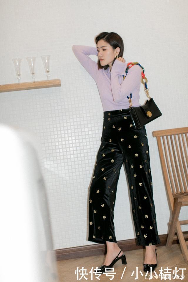 还穿什么牛仔裤这条“绒绒裤”才是深秋扛把子,高级时髦又显贵